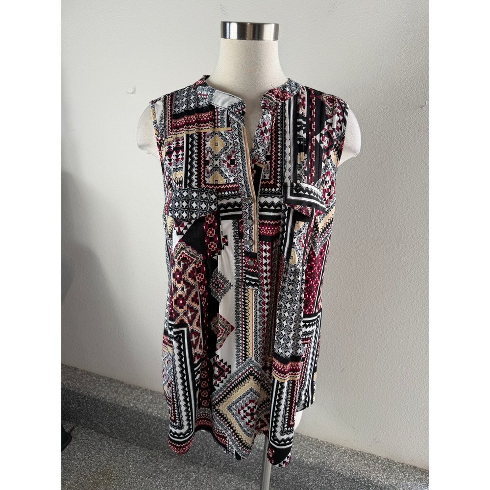 NEW Cocomo Woman Plus 1X Sleeveless Geometric Tribal Print V Neck Blouse Top